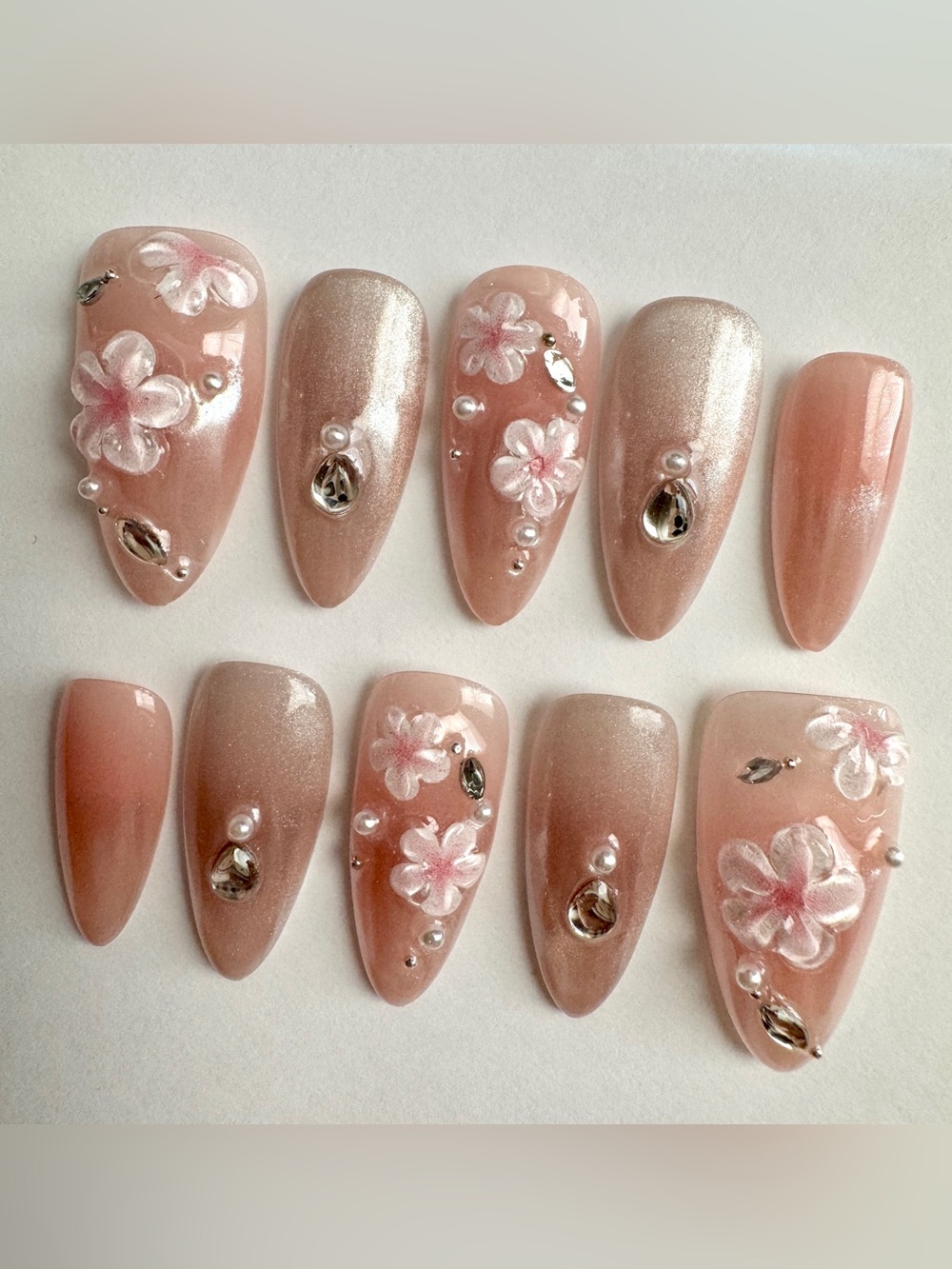 Elegant Pink Pearlrscent Floral Press-On Nails